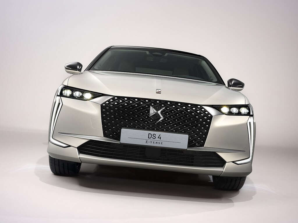 Передня частина DS 4