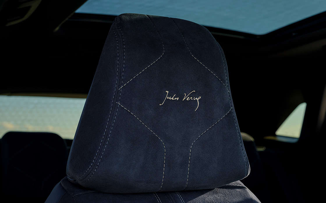 Розкішна панель приладів DS 7 JULES VERNE