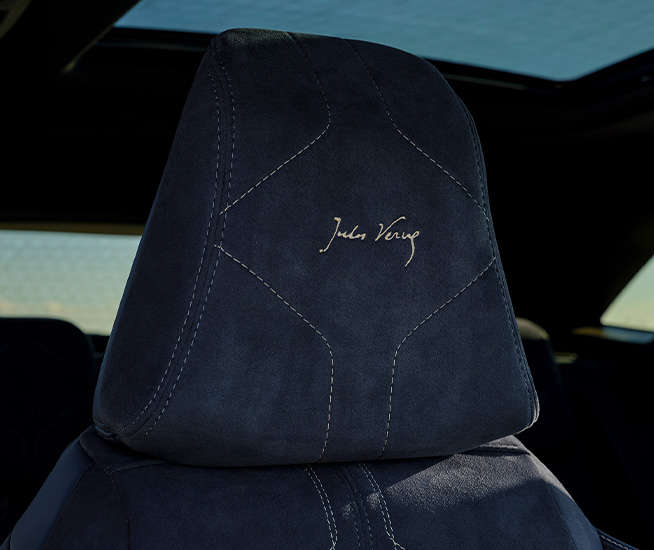 Розкішна панель приладів DS 7 JULES VERNE