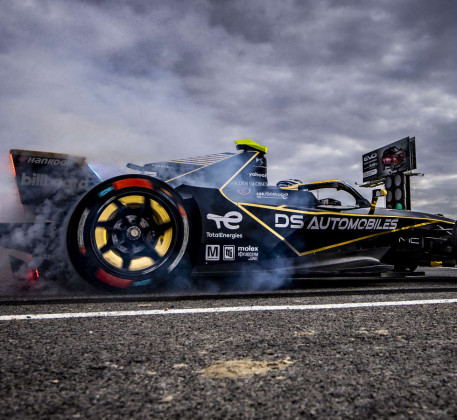 Бренд DS AUTOMOBILES інтегрує технології Formula E для флагманського електромобіля DS N°8
